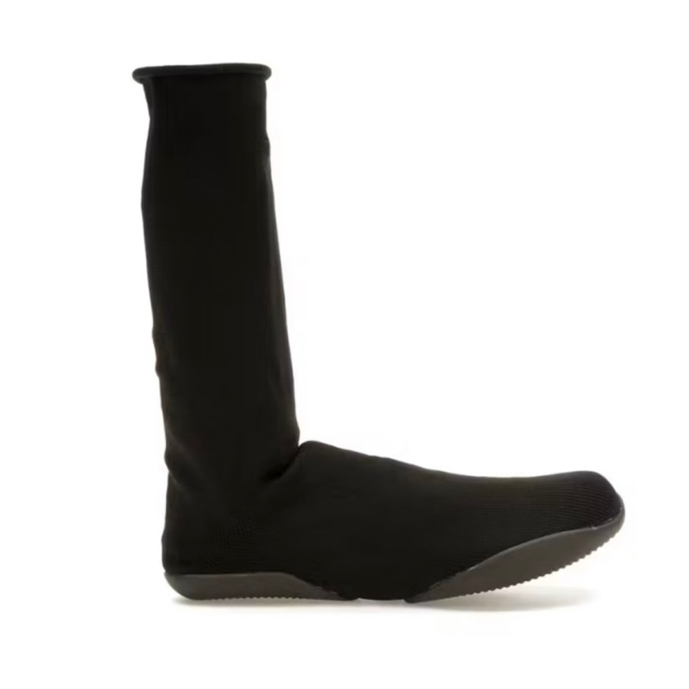 YZY Pods size 1 (6 - 8.5)